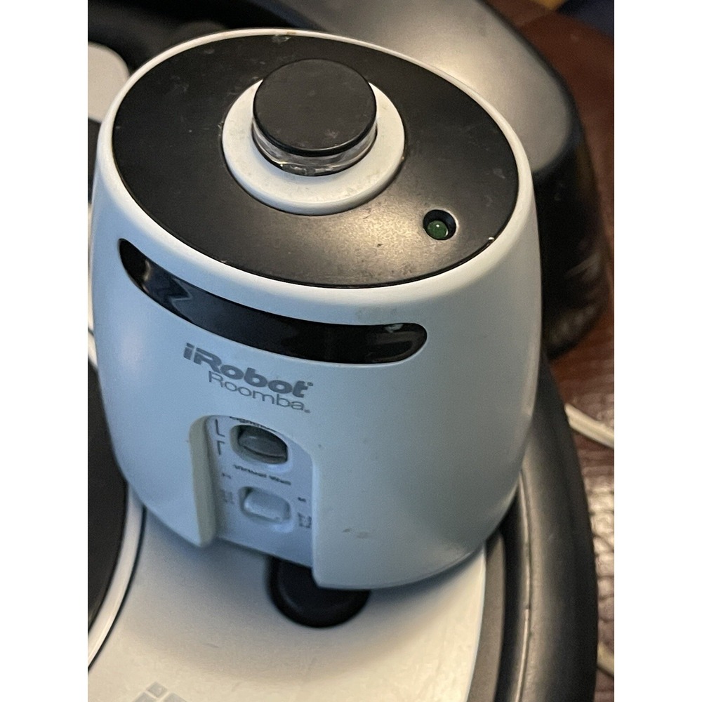 Irobot Roomba 560 Robot Vacuum For Parts or Repair  AS IS (ERROR 5)    (23)